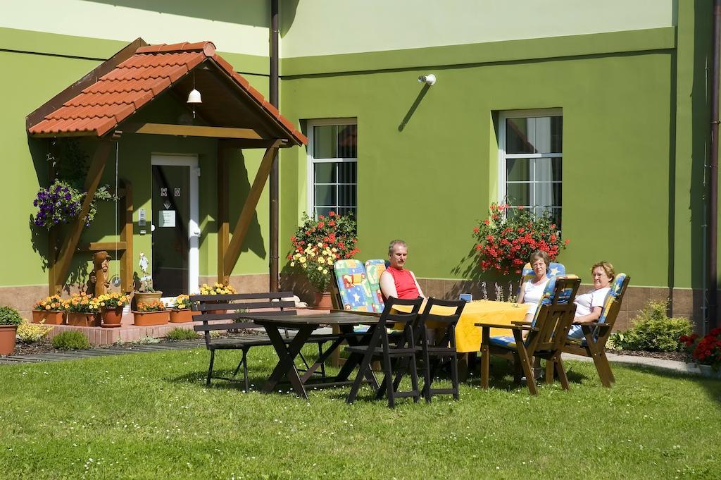 Pension Marathon Врхлаби Экстерьер фото